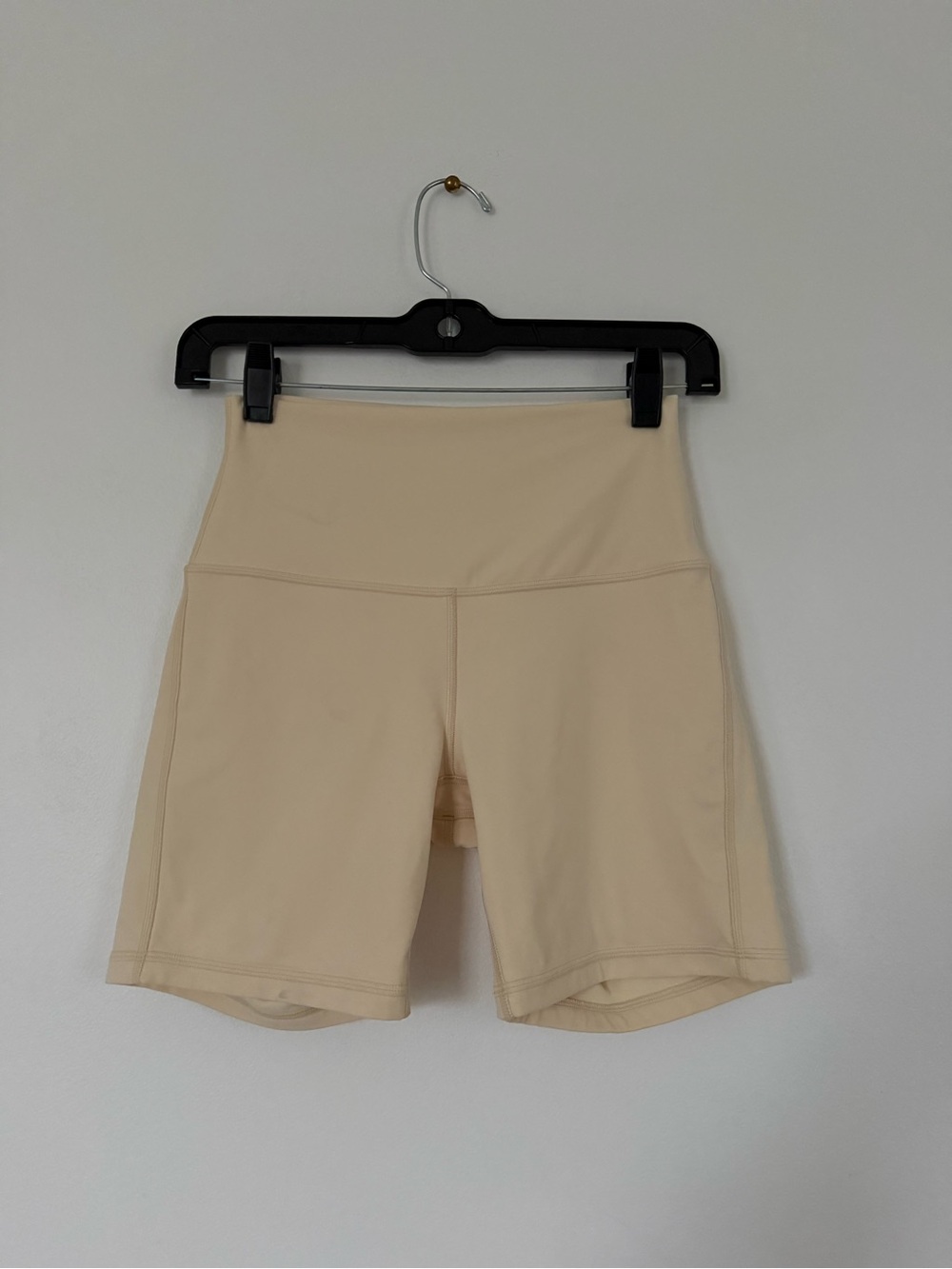lululemon align shorts in buttercream